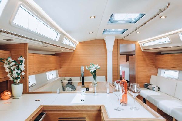 salona-interior-229848F5D0-8CC1-7497-DF6D-41D779163B8C.jpg